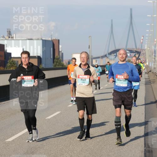 03.10.2025 - Köhlbrandbrückenlauf Jannik Wohlers http://msf.ph/oto/9052168 03.10.2025 09:46:41 Position 3 1122, 1082, 1157 meine-sportfotos.de
