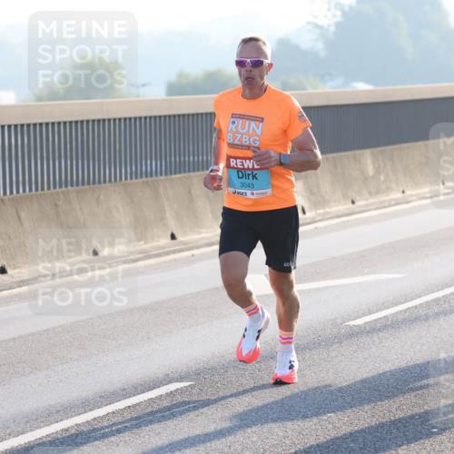 03.10.2025 - Köhlbrandbrückenlauf Lena Gebhardt http://msf.ph/oto/9052169 03.10.2025 09:15:08 Position 1 3043, 1030 meine-sportfotos.de