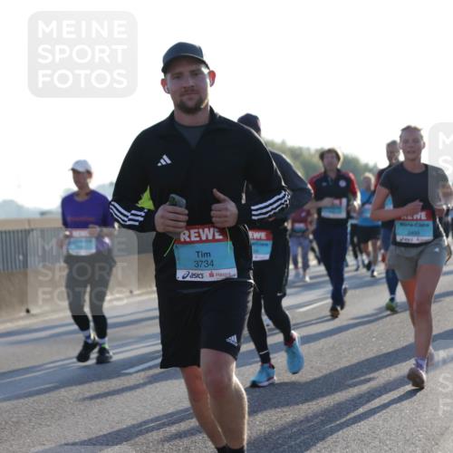 03.10.2025 - Köhlbrandbrückenlauf Jannik Wohlers http://msf.ph/oto/9052172 03.10.2025 09:19:19 Position 3 3734, 2499 meine-sportfotos.de