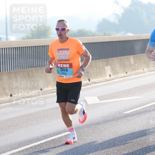 03.10.2025 - Köhlbrandbrückenlauf Lena Gebhardt http://msf.ph/oto/9052189 03.10.2025 09:15:08 Position 1 3043, 1030 meine-sportfotos.de