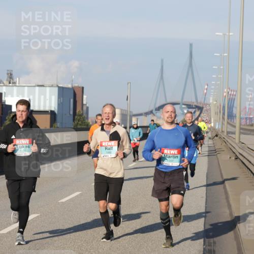03.10.2025 - Köhlbrandbrückenlauf Jannik Wohlers http://msf.ph/oto/9052192 03.10.2025 09:46:42 Position 3 1122, 1082, 1157 meine-sportfotos.de