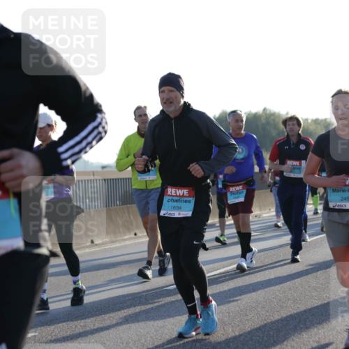 03.10.2025 - Köhlbrandbrückenlauf Jannik Wohlers http://msf.ph/oto/9052197 03.10.2025 09:19:20 Position 3 3734, 6, 1634, 2499, 1871, 1 meine-sportfotos.de