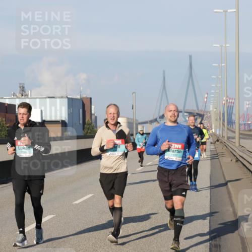 03.10.2025 - Köhlbrandbrückenlauf Jannik Wohlers http://msf.ph/oto/9052198 03.10.2025 09:46:42 Position 3 1122, 108, 1157 meine-sportfotos.de