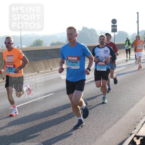 03.10.2025 - Köhlbrandbrückenlauf Lena Gebhardt http://msf.ph/oto/9052212 03.10.2025 09:15:09 Position 1 3043, 1030, 2879 meine-sportfotos.de