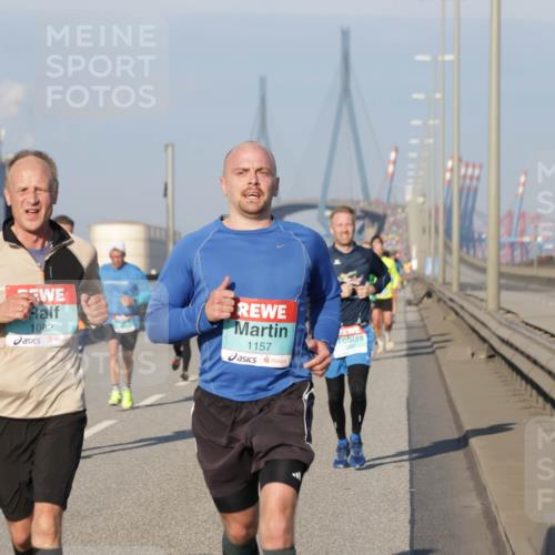 03.10.2025 - Köhlbrandbrückenlauf Jannik Wohlers http://msf.ph/oto/9052230 03.10.2025 09:46:42 Position 3 1082, 1157 meine-sportfotos.de