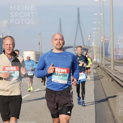 03.10.2025 - Köhlbrandbrückenlauf Jannik Wohlers http://msf.ph/oto/9052233 03.10.2025 09:46:43 Position 3 32, 1157 meine-sportfotos.de