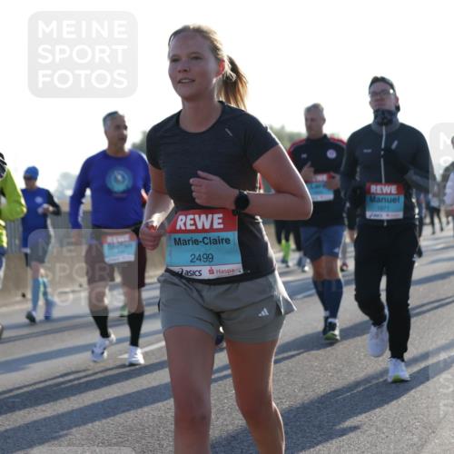 03.10.2025 - Köhlbrandbrückenlauf Jannik Wohlers http://msf.ph/oto/9052271 03.10.2025 09:19:21 Position 3 34, 2499, 1871 meine-sportfotos.de