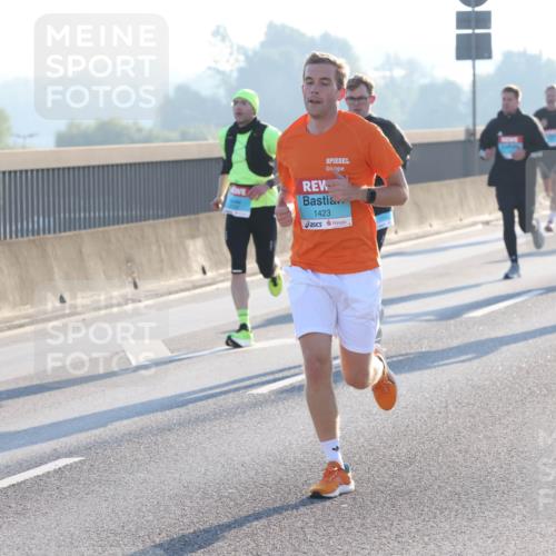03.10.2025 - Köhlbrandbrückenlauf Lena Gebhardt http://msf.ph/oto/9052292 03.10.2025 09:15:12 Position 1 1423 meine-sportfotos.de