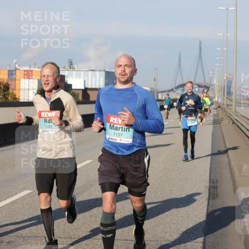 03.10.2025 - Köhlbrandbrückenlauf Jannik Wohlers http://msf.ph/oto/9052305 03.10.2025 09:46:44 Position 3 22, 1082, 1157 meine-sportfotos.de
