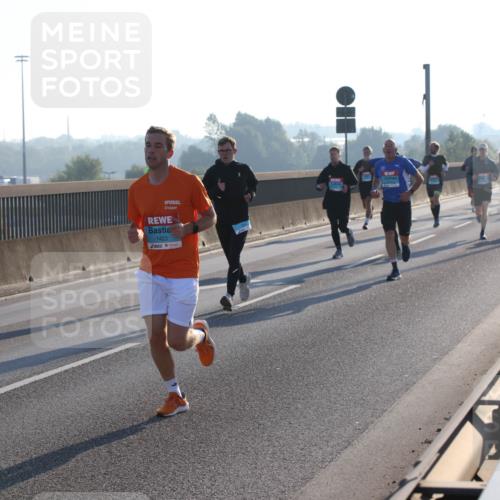 03.10.2025 - Köhlbrandbrückenlauf Lena Gebhardt http://msf.ph/oto/9052310 03.10.2025 09:15:13 Position 1 1423 meine-sportfotos.de