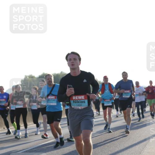 03.10.2025 - Köhlbrandbrückenlauf Jannik Wohlers http://msf.ph/oto/9052399 03.10.2025 09:19:24 Position 3 1402 meine-sportfotos.de