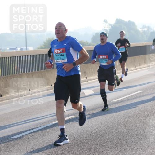 03.10.2025 - Köhlbrandbrückenlauf Lena Gebhardt http://msf.ph/oto/9052425 03.10.2025 09:15:16 Position 1 3079, 1157 meine-sportfotos.de