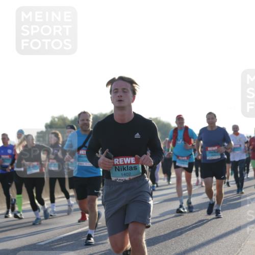 03.10.2025 - Köhlbrandbrückenlauf Jannik Wohlers http://msf.ph/oto/9052426 03.10.2025 09:19:24 Position 3 1402 meine-sportfotos.de