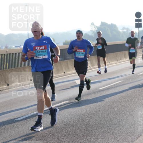 03.10.2025 - Köhlbrandbrückenlauf Lena Gebhardt http://msf.ph/oto/9052429 03.10.2025 09:15:16 Position 1 3079, 1157 meine-sportfotos.de