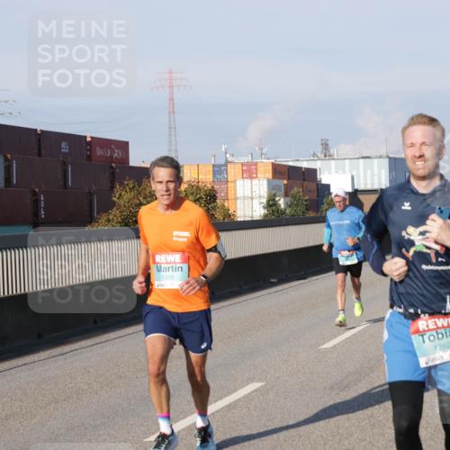 03.10.2025 - Köhlbrandbrückenlauf Jannik Wohlers http://msf.ph/oto/9052436 03.10.2025 09:46:47 Position 3 474, 1315, 1262 meine-sportfotos.de
