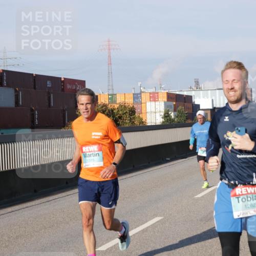 03.10.2025 - Köhlbrandbrückenlauf Jannik Wohlers http://msf.ph/oto/9052452 03.10.2025 09:46:47 Position 3 4741, 1315, 1262 meine-sportfotos.de