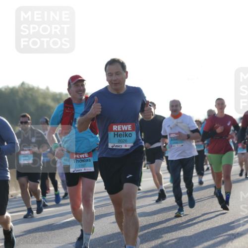 03.10.2025 - Köhlbrandbrückenlauf Jannik Wohlers http://msf.ph/oto/9052453 03.10.2025 09:19:25 Position 3 3037, 1757, 2026 meine-sportfotos.de