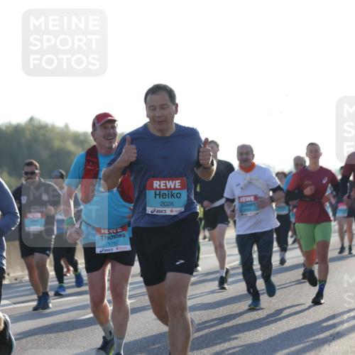 03.10.2025 - Köhlbrandbrückenlauf Jannik Wohlers http://msf.ph/oto/9052461 03.10.2025 09:19:25 Position 3 3037, 1757, 2026 meine-sportfotos.de
