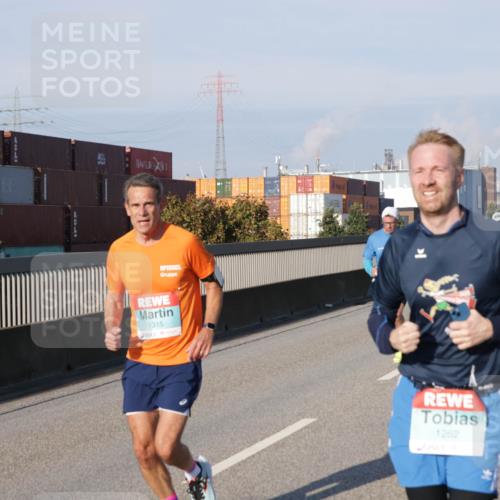 03.10.2025 - Köhlbrandbrückenlauf Jannik Wohlers http://msf.ph/oto/9052465 03.10.2025 09:46:47 Position 3 30, 00, 1315, 1262 meine-sportfotos.de