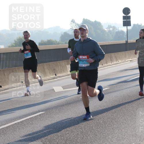 03.10.2025 - Köhlbrandbrückenlauf Lena Gebhardt http://msf.ph/oto/9052479 03.10.2025 09:15:18 Position 1 3544, 1150, 2708 meine-sportfotos.de