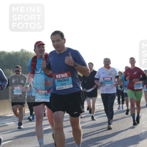 03.10.2025 - Köhlbrandbrückenlauf Jannik Wohlers http://msf.ph/oto/9052491 03.10.2025 09:19:25 Position 3 3037, 1757, 2026 meine-sportfotos.de