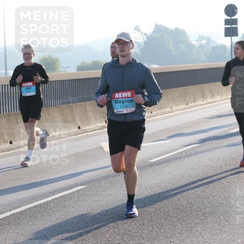 03.10.2025 - Köhlbrandbrückenlauf Lena Gebhardt http://msf.ph/oto/9052504 03.10.2025 09:15:18 Position 1 1150 meine-sportfotos.de
