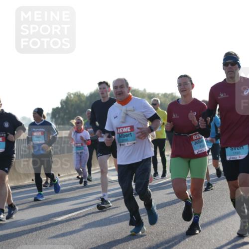 03.10.2025 - Köhlbrandbrückenlauf Jannik Wohlers http://msf.ph/oto/9052536 03.10.2025 09:19:28 Position 3 2905, 2056, 1193, 1195 meine-sportfotos.de