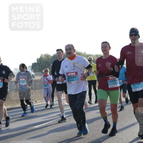 03.10.2025 - Köhlbrandbrückenlauf Jannik Wohlers http://msf.ph/oto/9052544 03.10.2025 09:19:28 Position 3 2905, 2056, 1193, 1195 meine-sportfotos.de