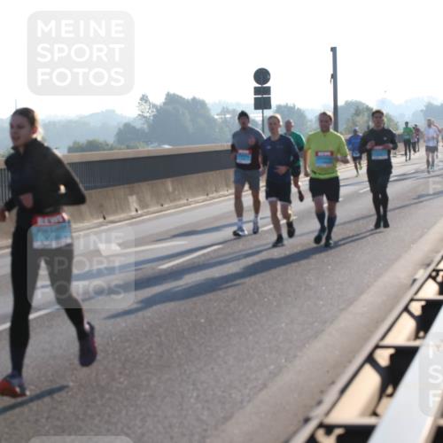 03.10.2025 - Köhlbrandbrückenlauf Lena Gebhardt http://msf.ph/oto/9052559 03.10.2025 09:15:20 Position 1  meine-sportfotos.de
