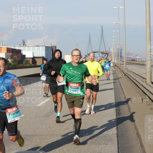 03.10.2025 - Köhlbrandbrückenlauf Jannik Wohlers http://msf.ph/oto/9052674 03.10.2025 09:46:54 Position 3 2712, 3658 meine-sportfotos.de