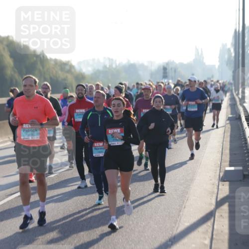 03.10.2025 - Köhlbrandbrückenlauf Jannik Wohlers http://msf.ph/oto/9052679 03.10.2025 09:19:37 Position 3 1973, 1805, 215 meine-sportfotos.de
