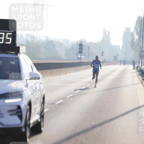 03.10.2025 - Köhlbrandbrückenlauf Jannik Wohlers http://msf.ph/oto/9052700 03.10.2025 09:09:36 Position 3 0, 09, 35, 193 meine-sportfotos.de