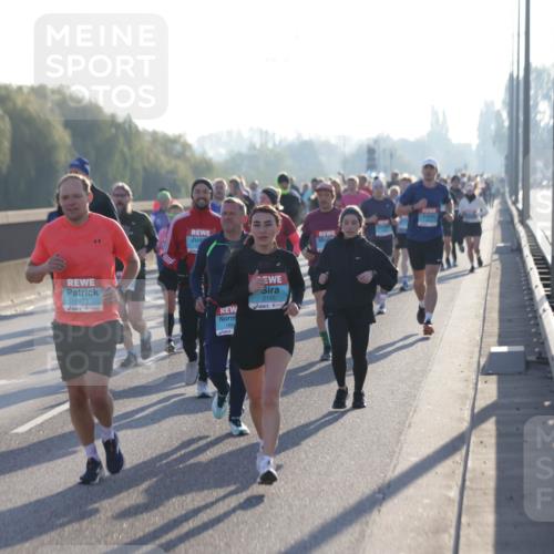03.10.2025 - Köhlbrandbrückenlauf Jannik Wohlers http://msf.ph/oto/9052704 03.10.2025 09:19:37 Position 3 1973, 180, 2155 meine-sportfotos.de