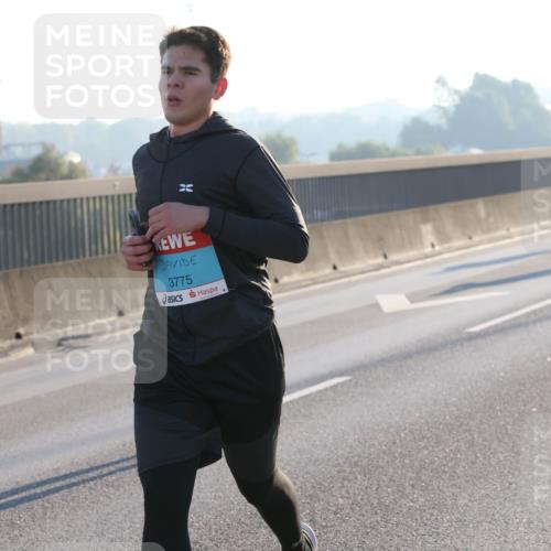 03.10.2025 - Köhlbrandbrückenlauf Lena Gebhardt http://msf.ph/oto/9052705 03.10.2025 09:15:25 Position 1 3775 meine-sportfotos.de