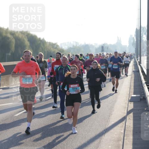 03.10.2025 - Köhlbrandbrückenlauf Jannik Wohlers http://msf.ph/oto/9052716 03.10.2025 09:19:37 Position 3 1973, 215 meine-sportfotos.de