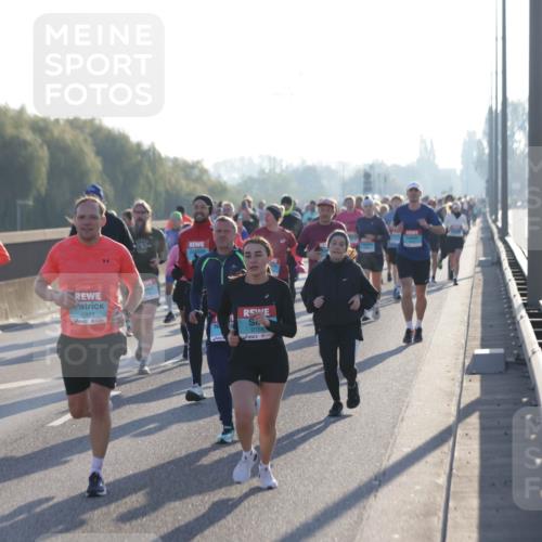 03.10.2025 - Köhlbrandbrückenlauf Jannik Wohlers http://msf.ph/oto/9052720 03.10.2025 09:19:37 Position 3 1973, 2155 meine-sportfotos.de