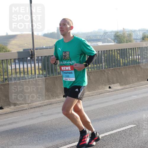 03.10.2025 - Köhlbrandbrückenlauf Lena Gebhardt http://msf.ph/oto/9052736 03.10.2025 09:15:26 Position 1 3185 meine-sportfotos.de