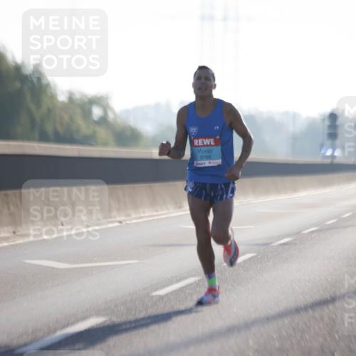 03.10.2025 - Köhlbrandbrückenlauf Jannik Wohlers http://msf.ph/oto/9052751 03.10.2025 09:09:43 Position 3 3769 meine-sportfotos.de