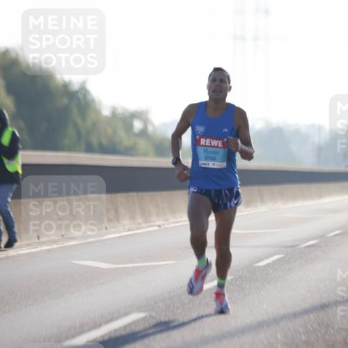 03.10.2025 - Köhlbrandbrückenlauf Jannik Wohlers http://msf.ph/oto/9052755 03.10.2025 09:09:43 Position 3 3769 meine-sportfotos.de