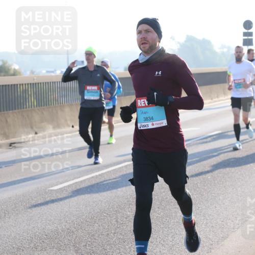 03.10.2025 - Köhlbrandbrückenlauf Lena Gebhardt http://msf.ph/oto/9052776 03.10.2025 09:15:28 Position 1 8, 3834 meine-sportfotos.de