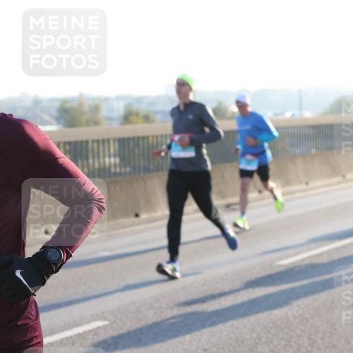 03.10.2025 - Köhlbrandbrückenlauf Lena Gebhardt http://msf.ph/oto/9052783 03.10.2025 09:15:29 Position 1 3834 meine-sportfotos.de