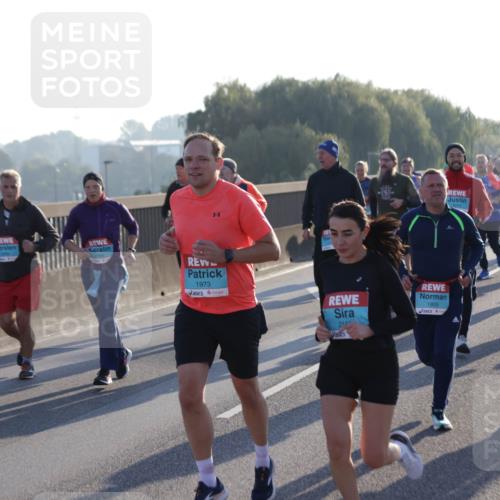 03.10.2025 - Köhlbrandbrückenlauf Jannik Wohlers http://msf.ph/oto/9052797 03.10.2025 09:19:39 Position 3 3216, 1973, 1805, 21 meine-sportfotos.de