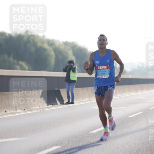 03.10.2025 - Köhlbrandbrückenlauf Jannik Wohlers http://msf.ph/oto/9052847 03.10.2025 09:09:44 Position 3 3769 meine-sportfotos.de