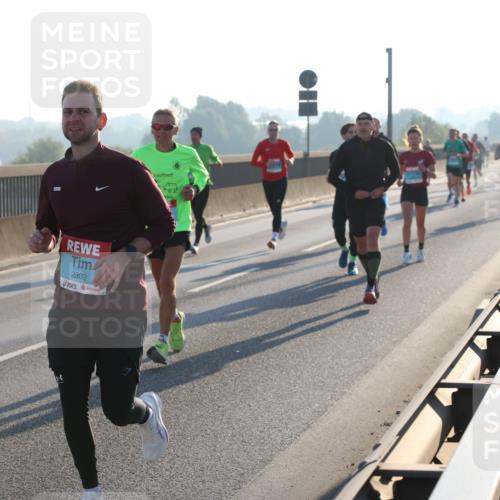 03.10.2025 - Köhlbrandbrückenlauf Lena Gebhardt http://msf.ph/oto/9052860 03.10.2025 09:15:32 Position 1 3155, 2302 meine-sportfotos.de