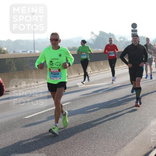 03.10.2025 - Köhlbrandbrückenlauf Lena Gebhardt http://msf.ph/oto/9052886 03.10.2025 09:15:32 Position 1 1079 meine-sportfotos.de