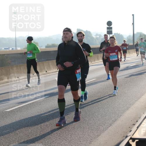 03.10.2025 - Köhlbrandbrückenlauf Lena Gebhardt http://msf.ph/oto/9052922 03.10.2025 09:15:34 Position 1  meine-sportfotos.de