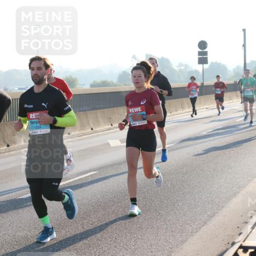 03.10.2025 - Köhlbrandbrückenlauf Lena Gebhardt http://msf.ph/oto/9052956 03.10.2025 09:15:35 Position 1 270, 1010, 1224 meine-sportfotos.de