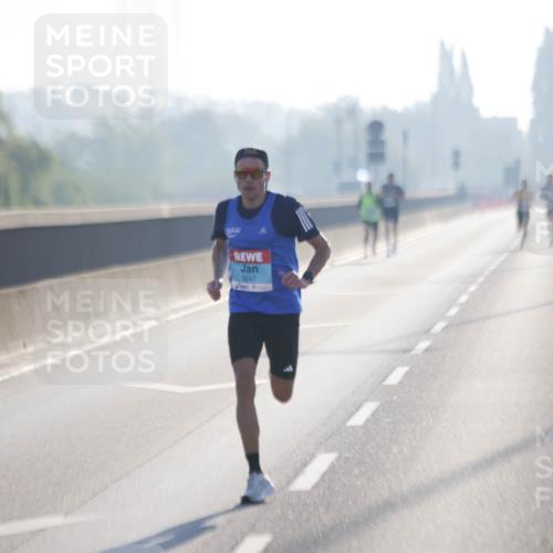 03.10.2025 - Köhlbrandbrückenlauf Jannik Wohlers http://msf.ph/oto/9052977 03.10.2025 09:10:19 Position 3 3247 meine-sportfotos.de