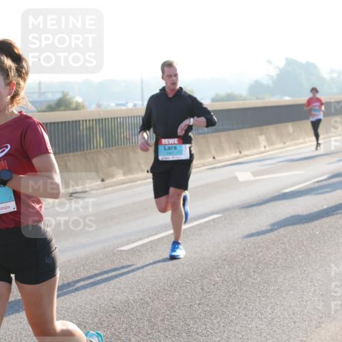03.10.2025 - Köhlbrandbrückenlauf Lena Gebhardt http://msf.ph/oto/9053005 03.10.2025 09:15:36 Position 1 3376, 1067 meine-sportfotos.de