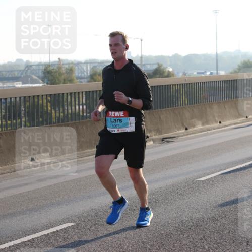 03.10.2025 - Köhlbrandbrückenlauf Lena Gebhardt http://msf.ph/oto/9053045 03.10.2025 09:15:37 Position 1 1067 meine-sportfotos.de